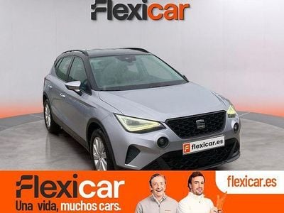 Usado Seat Arona Style 110 CV (80 kW) 2023 Gris / plata SUV
