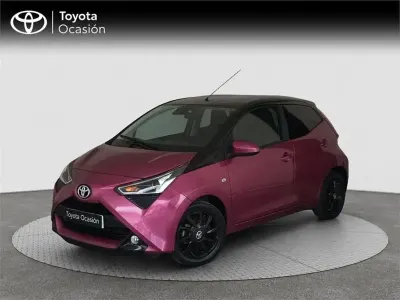 Usado Toyota Aygo X-cite 72 CV (52 kW) 2019 Violeta / lila Utilitario