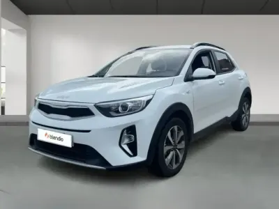 Usado Kia Stonic 100 HP (73 kW) 2024 Branco SUV