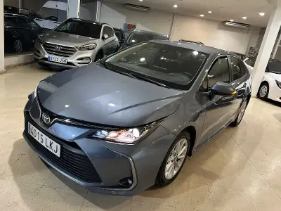 Usado Toyota Corolla Active 122 CV (89 kW) 2020 Azul Berlina