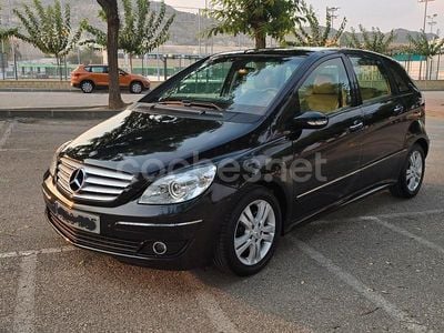 Mercedes B200
