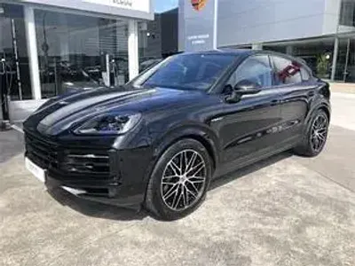 Usado Porsche Cayenne E-Hybrid 471 CV (346 kW) 2025 Negro metalizado SUV
