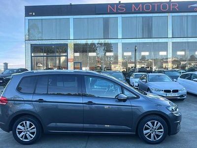 Usado VW Touran Advance 150 CV (110 kW) 2019 Gris Monovolumen