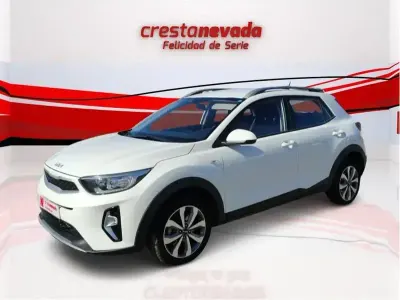 Usado Kia Stonic 84 CV (61 kW) 2023 Blanco SUV