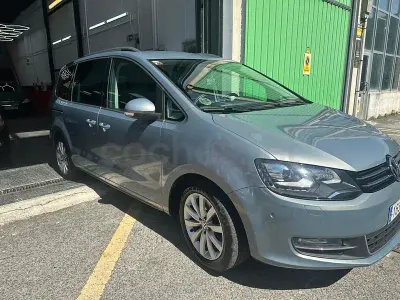 Usado VW Sharan Advance 170 CV (125 kW) 2012 Gris Monovolumen
