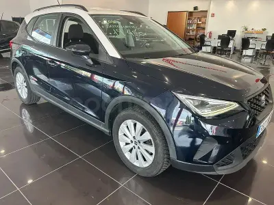 Usado Seat Arona Style 110 CV (80 kW) 2023 Azul SUV