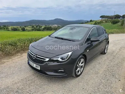 Usado Opel Astra Dynamic 136 HP (100 kW) 2016 Preto Sedan