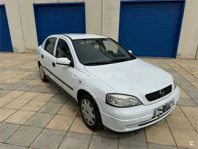 Brugt Opel Astra Comfort 100 HK (73 kW) 2000 Hvid Sedan