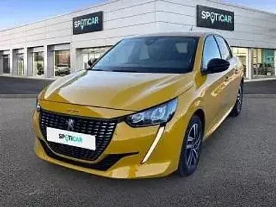 Usado Peugeot 208 Allure 102 CV (75 kW) 2022 Amarillo Utilitario