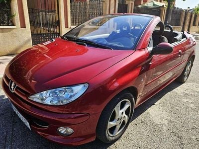 Usado Peugeot 206 110 CV (80 kW) 2004 Burdeos Descapotable