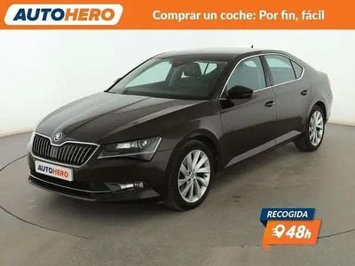 Usado Skoda Superb Style 150 HP (110 kW) 2015 Preto Sedan