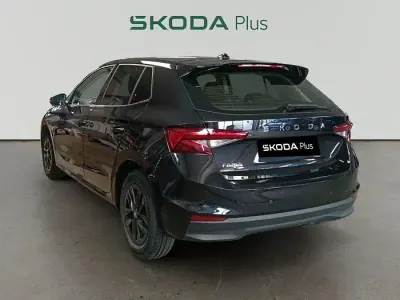 Usado Skoda Fabia Selection 95 CV (69 kW) 2025 Negro Utilitario