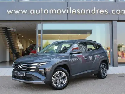 Usado Hyundai Tucson 215 CV (158 kW) 2025 Gris / plata SUV