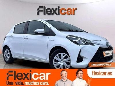 Usado Toyota Yaris Hybrid 101 CV (74 kW) 2019 Blanco Berlina