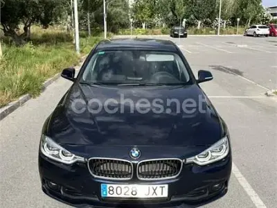 Usado BMW 318 150 CV (110 kW) 2017 Azul Berlina