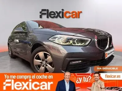 Usado BMW 118 140 CV (102 kW) 2021 Gris / plata Berlina