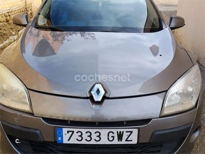 Usado Renault Mégane 105 CV (77 kW) 2010 Gris / plata Berlina
