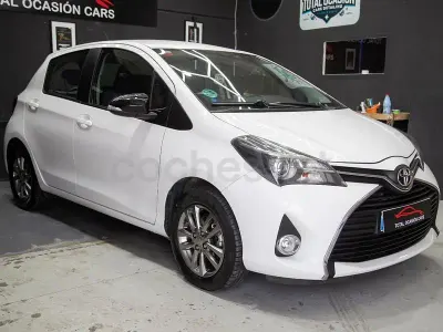 Usado Toyota Yaris City 99 CV (72 kW) 2015 Blanco Berlina