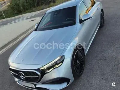 Usado Mercedes E220 200 CV (147 kW) 2023 Gris / plata Berlina