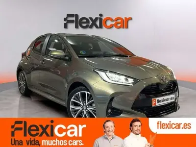 Usado Toyota Yaris Active 116 CV (85 kW) 2024 Verde Utilitario