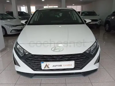 Usado Hyundai i20 100 CV (73 kW) 2024 Blanco Utilitario