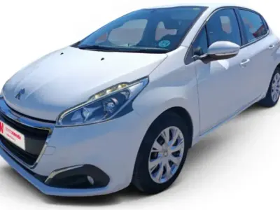 Usado Peugeot 208 Active 75 CV (55 kW) 2018 Blanco Utilitario