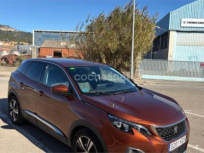Usado Peugeot 3008 Allure 120 CV (88 kW) 2017 Marrón SUV