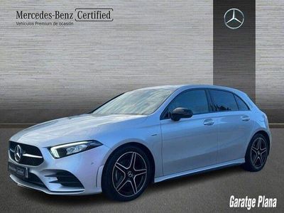 Usado Mercedes A180 AMG line 116 CV (85 kW) 2022 Plata iridio