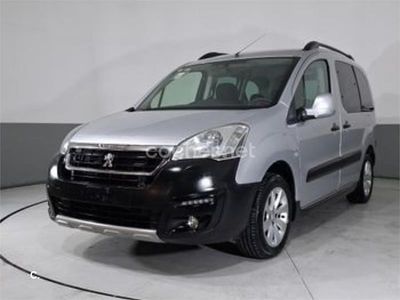 Usado Peugeot Partner Tepee Access 100 CV (73 kW) 2016 Gris / plata Monovolumen