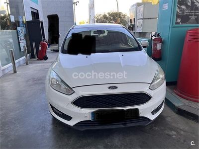 Usado Ford Focus Trend 125 CV (91 kW) 2017 Blanco Berlina