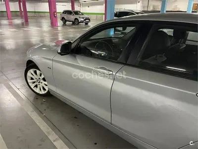 Usado BMW 116 116 CV (85 kW) 2012 Gris / plata Utilitario