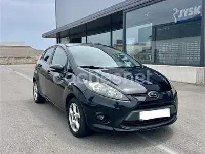 Usado Ford Fiesta Trend 82 CV (60 kW) 2009 Negro Berlina