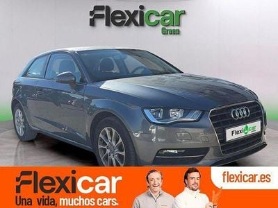 Gris / plata Usado 2015 Audi A3 Attraction Berlina | 13.490 € (Buen precio)