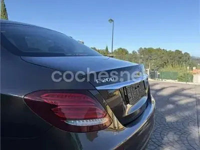 Usado Mercedes E200 184 CV (135 kW) 2016 Negro Berlina