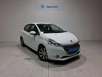 Usado Peugeot 208 Active 68 CV (50 kW) 2013 Blanco Utilitario