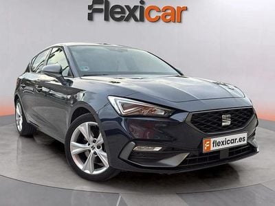 Usado Seat Leon Reference 90 CV (66 kW) 2022 Azul Familiar