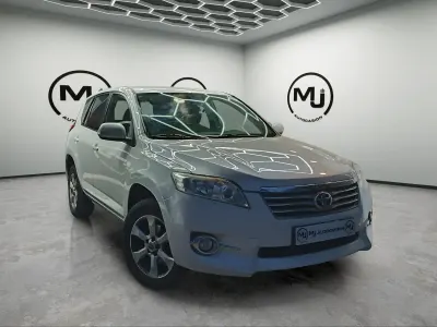Käytetty Toyota RAV4 Executive 150 HP (110 kW) 2011 Valkoinen Katumaasturi