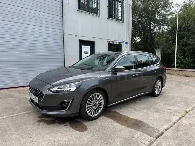 Usado Ford Focus ST-Line X 120 CV (88 kW) 2022 Gris / plata Berlina