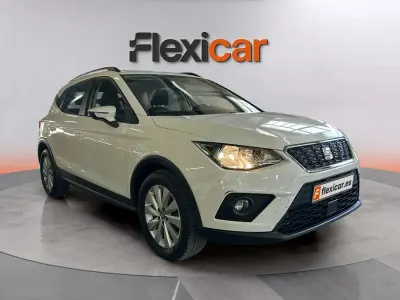 Usado Seat Arona Ecomotive 95 CV (69 kW) 2020 Blanco SUV