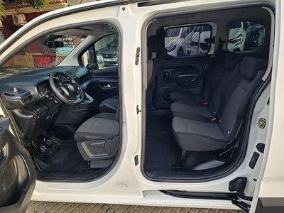 Usado Citroën Berlingo Feel 100 CV (73 kW) 2021 Blanco Monovolumen
