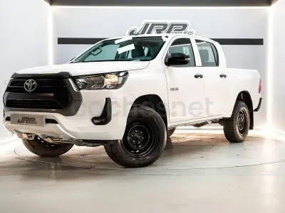 Käytetty Toyota HiLux 150 HP (110 kW) 2023 Valkoinen Nouto