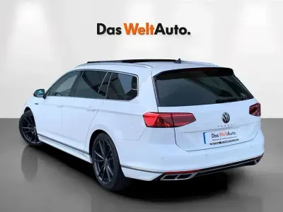 Usado VW Passat R-line 200 CV (147 kW) 2021 Blanco Familiar