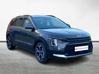 Uusi Kia Niro 184 HP (135 kW) 2025 Harmaa Katumaasturi