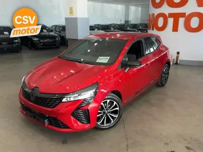 Usado Renault Clio Techno 91 CV (66 kW) 2024 Rojo Utilitario