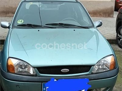Verde Usado 2001 Ford Fiesta Trend Berlina | 2300 €