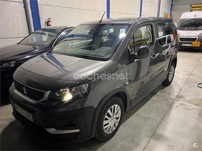 Usado Peugeot Rifter Active 100 CV (73 kW) 2021 Gris / plata Monovolumen