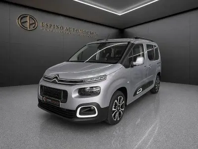 Usado Citroën Berlingo Shine 102 CV (75 kW) 2021 Gris / plata Monovolumen
