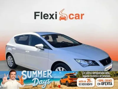 Usado Seat Leon ST Style 110 CV (80 kW) 2018 Blanco Familiar