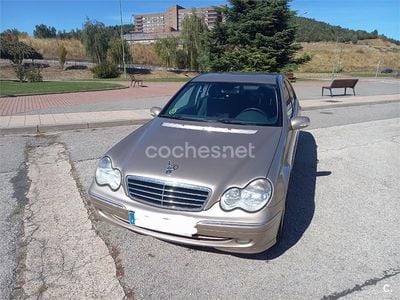 Usado Mercedes C180 Elegance 143 CV (105 kW) 2003 Beige Berlina
