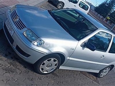 Usado VW Polo Trendline 75 CV (55 kW) 2001 Gris / plata Berlina